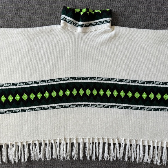 Poncho Turtleneck Sweater Cape Greek Key & Diamond Pattern - Picture 7 of 17
